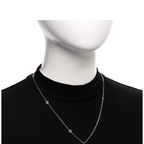 Gucci Red Enamel G Logo Necklace Authentic - Picture 8 of 9